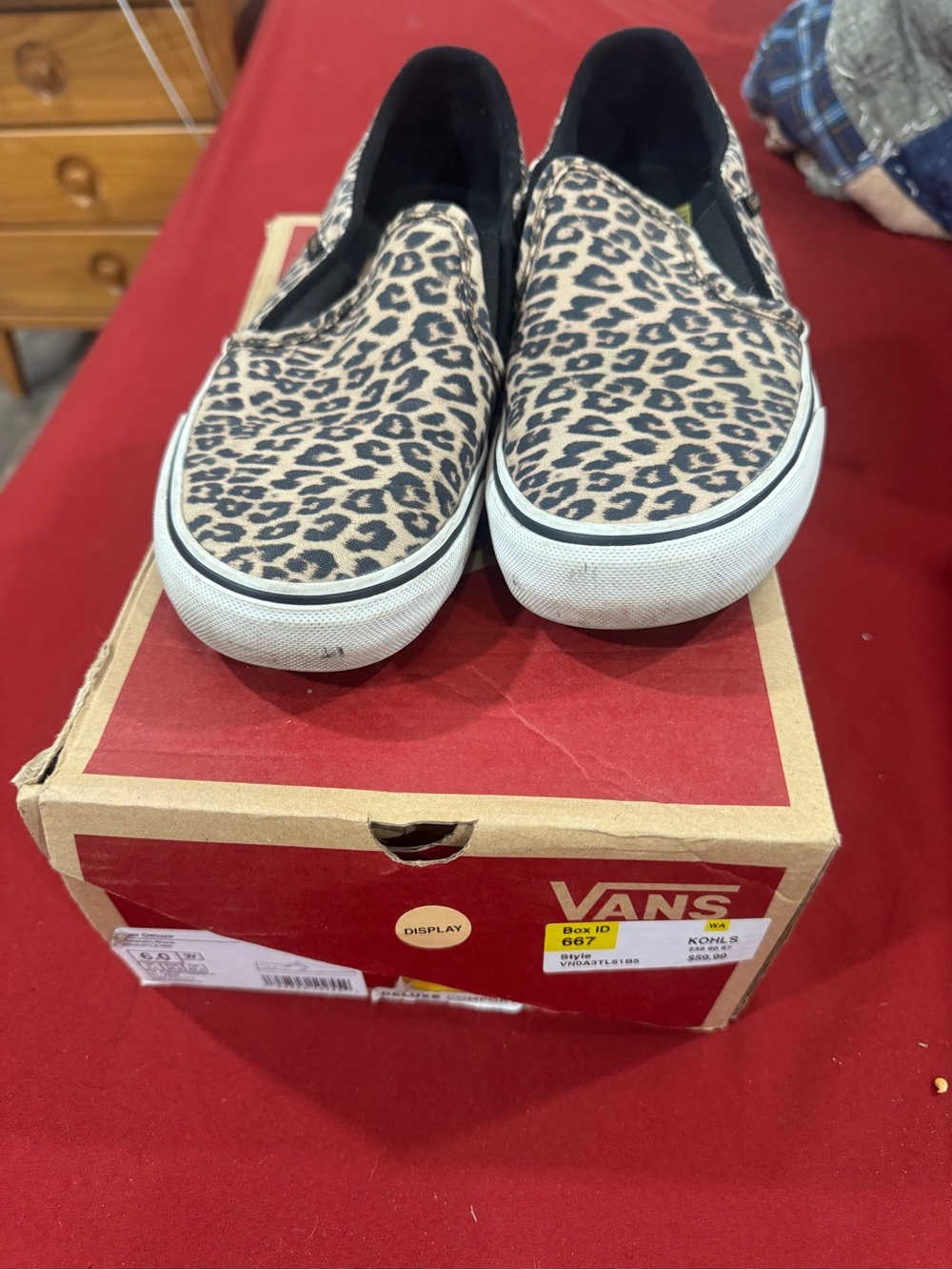 Vans Slip-On Leopard Print Casual Shoe size 6